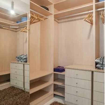 In Old Town 아파트 *